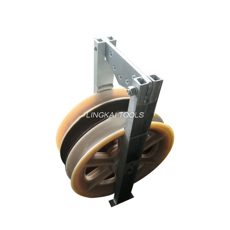Katrol Blok Sheave Nilon Rol Kabel Overhead Transmisi Diameter Besar 822Mm dengan Tiga Roda