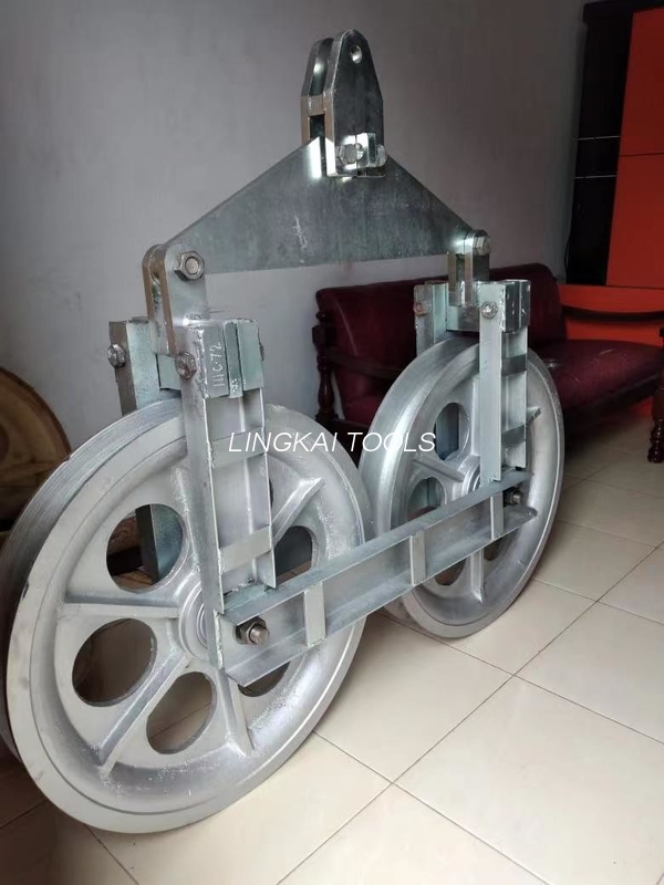 Blok Merangkai Berkas Tandem Konduktor Tunggal Untuk Konstruksi Saluran Listrik