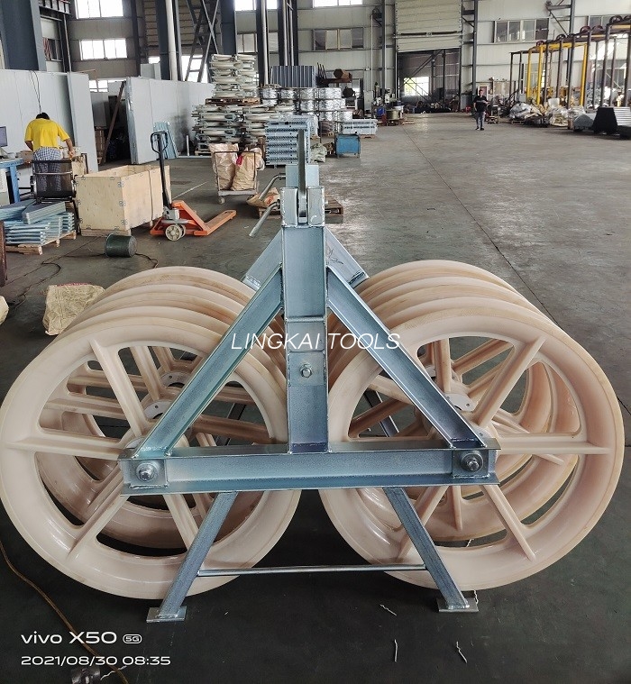 Blok Merangkai Katrol Tandem 822mm Untuk Transmisi Saluran Udara