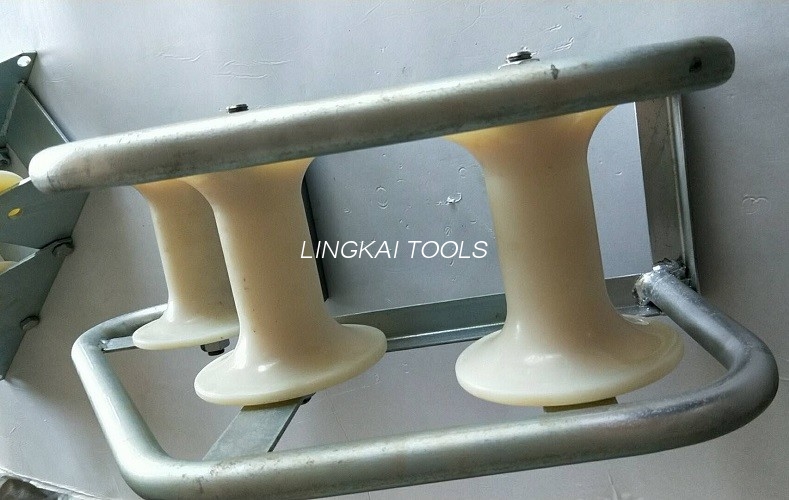 Pithead Telecom Cable Guide Roller 3 Block Untuk Bahan Manhole Nylon