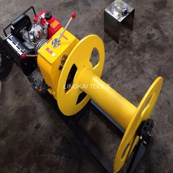 Penarik Winch Kabel Mesin Bensin / Diesel Ambil Peralatan Merangkai Winch 2 Ton