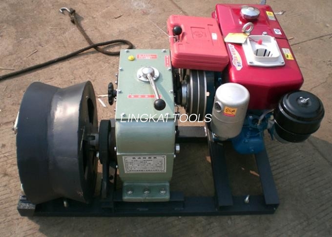 Penarik Winch Kabel Mundur Dengan Mesin Diesel Berpendingin Air Dalam Konstruksi Jalur